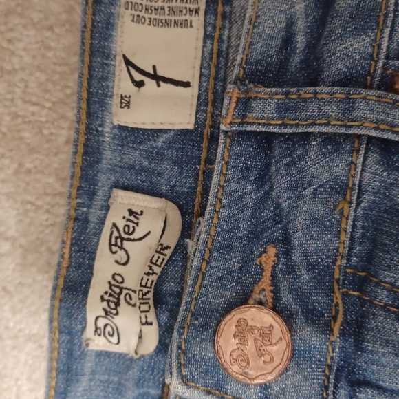 Indigo Rein Distressed Shorts - Picture 3 of 6